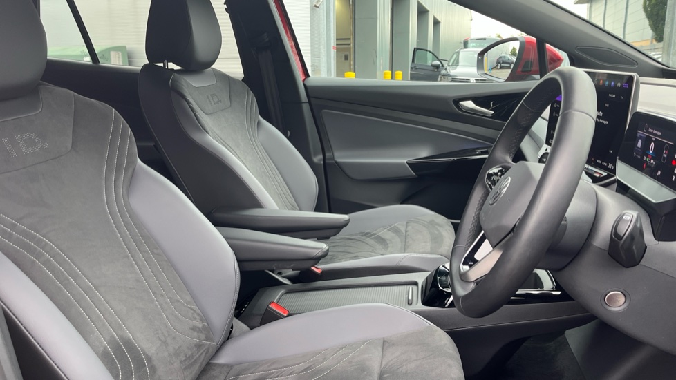 Volkswagen ID.4 210kW Match Pro 77kWh 5dr Auto Electric Estate - Image 15