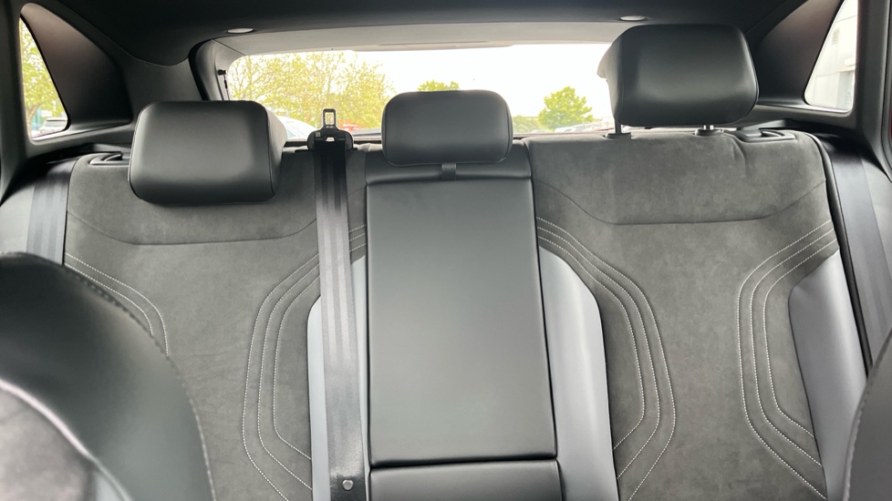 Volkswagen ID.4 210kW Match Pro 77kWh 5dr Auto Electric Estate - Image 16