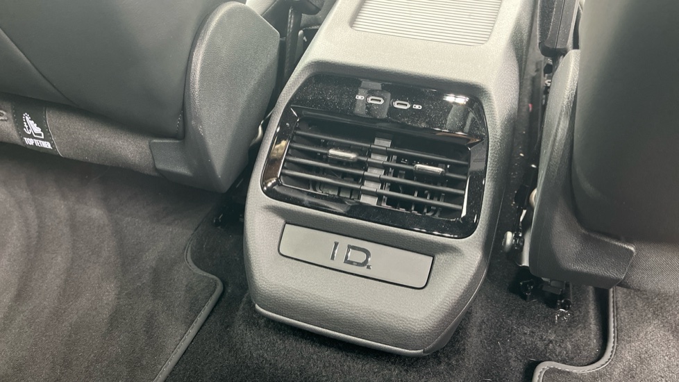 Volkswagen ID.4 210kW Match Pro 77kWh 5dr Auto Electric Estate - Image 32