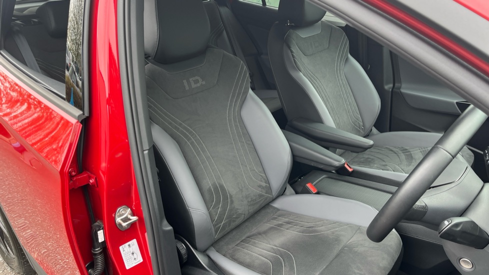 Volkswagen ID.4 210kW Match Pro 77kWh 5dr Auto Electric Estate - Image 34