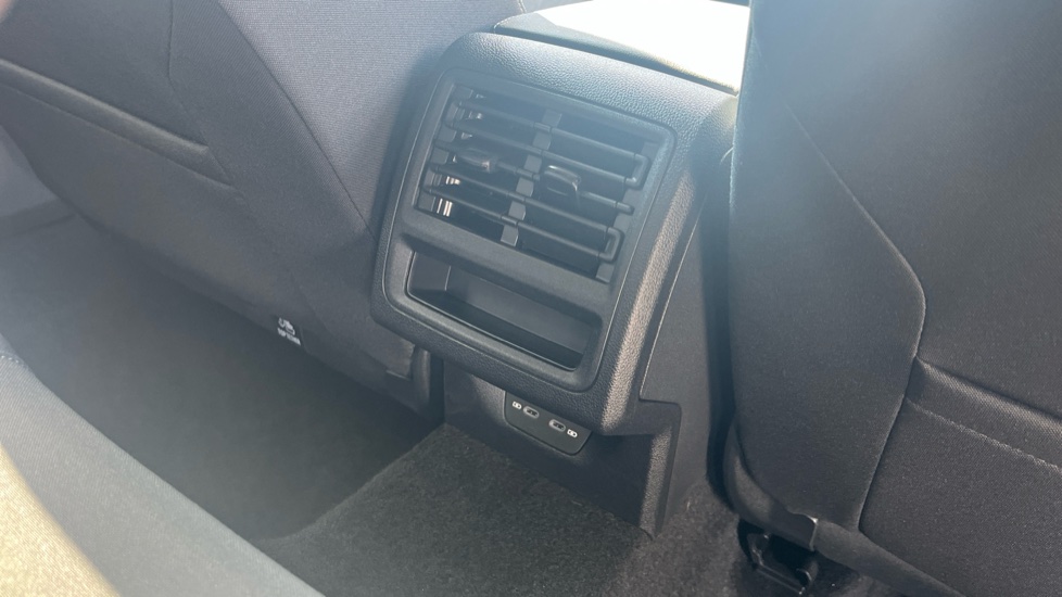 Volkswagen Golf 1.5 eTSI 150 Match 5dr DSG Petrol Hatchback - Image 29