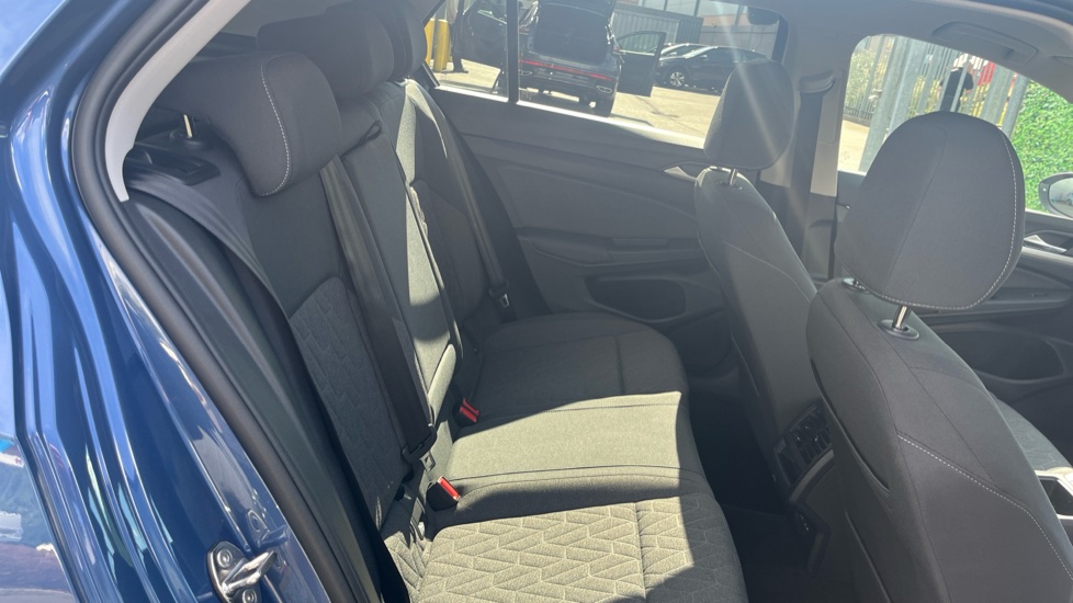 Volkswagen Golf 1.5 eTSI 150 Match 5dr DSG Petrol Hatchback - Image 30