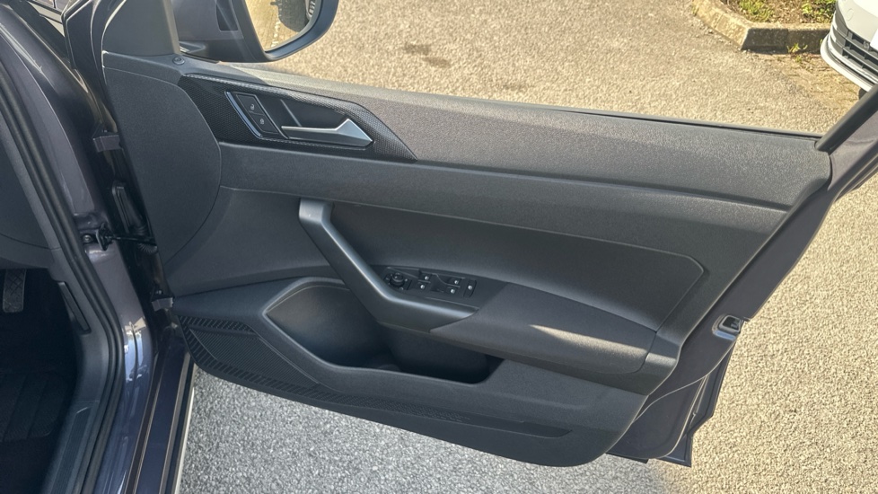 Volkswagen Taigo 1.0 TSI Life 5dr Petrol Hatchback - Image 19