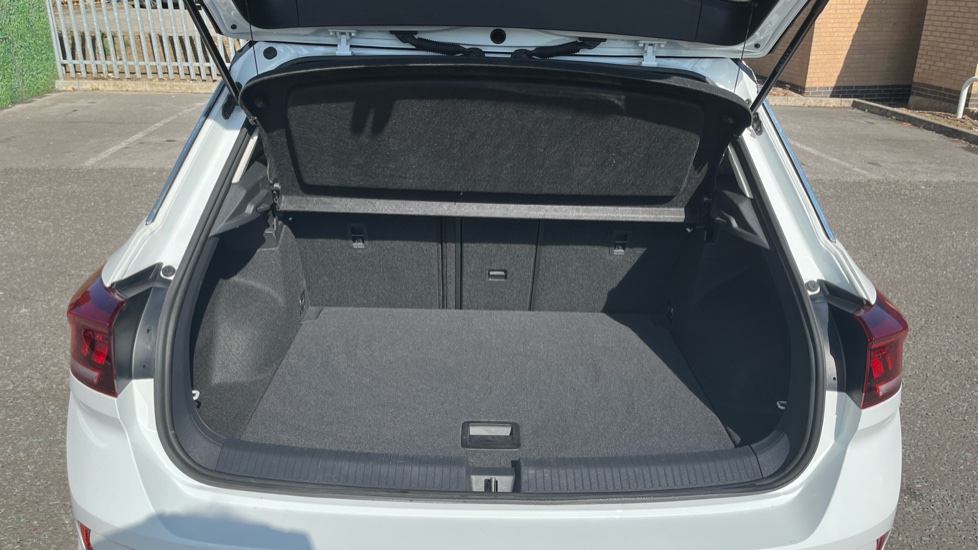 Volkswagen T-Roc 1.5 TSI Life 5dr Petrol Hatchback - Image 20