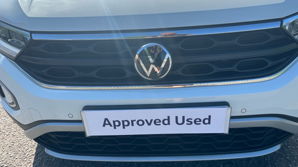 Volkswagen T-Roc 1.5 TSI Life 5dr Petrol Hatchback - Image 22