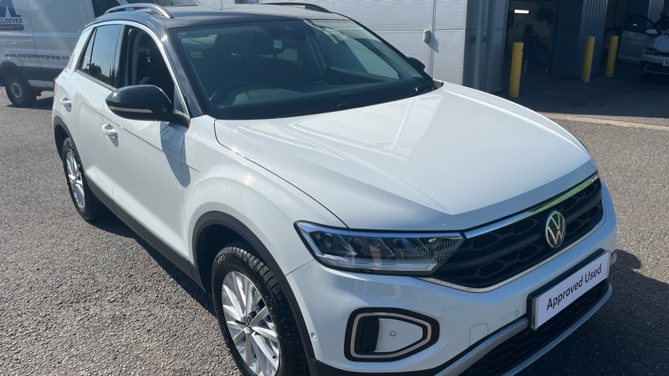Volkswagen T-Roc 1.5 TSI Life 5dr Petrol Hatchback - Image 23