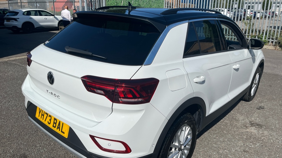Volkswagen T-Roc 1.5 TSI Life 5dr Petrol Hatchback - Image 29