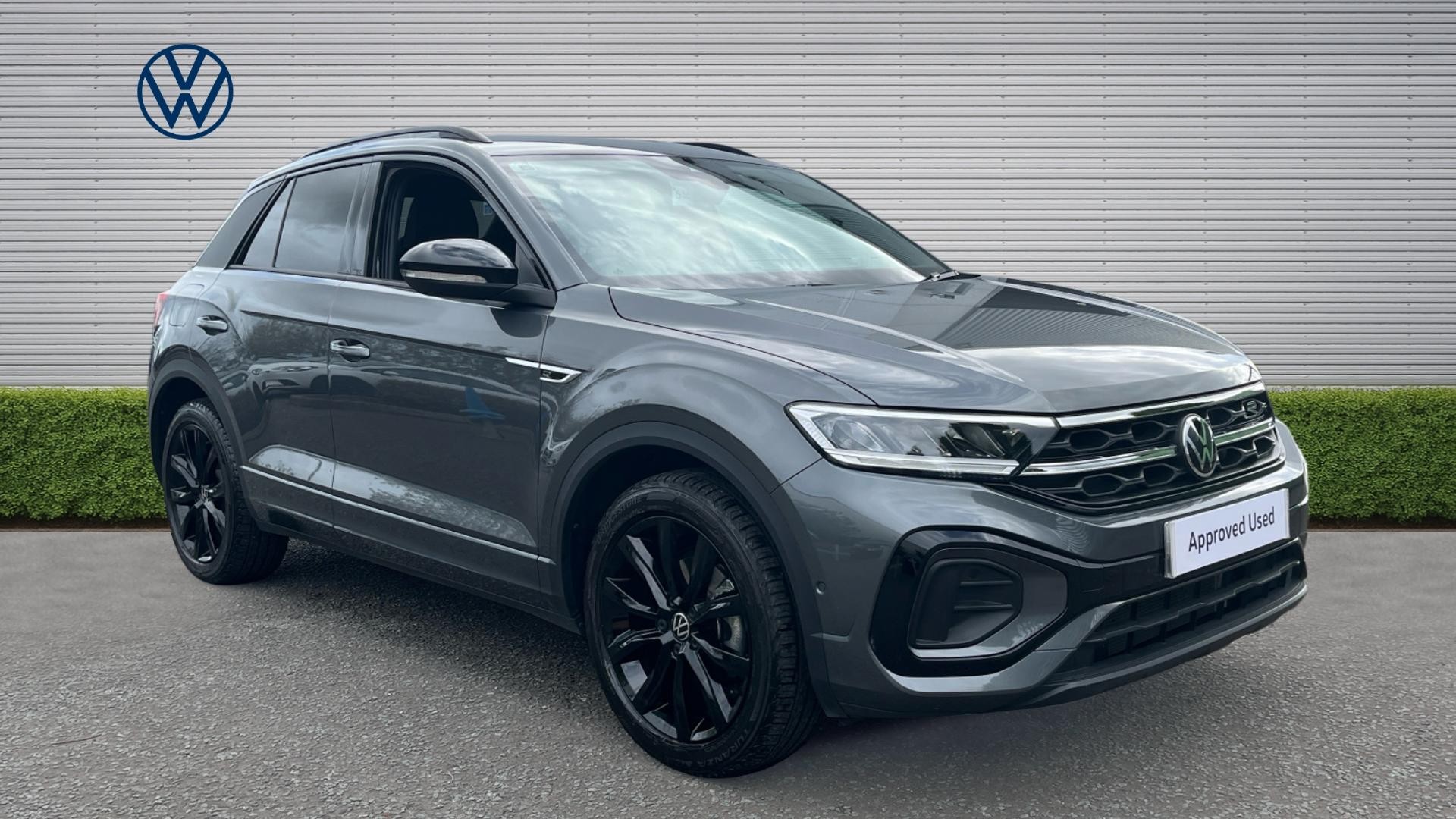 Volkswagen T-Roc listing photo