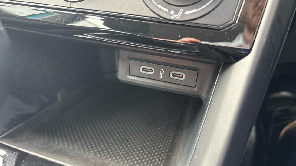 Volkswagen T-Cross 1.0 TSI 110 SE 5dr DSG Petrol Estate - Image 39