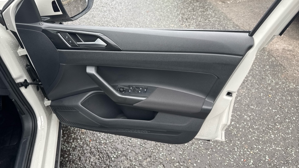 Volkswagen Taigo 1.0 TSI Life 5dr Petrol Hatchback - Image 19