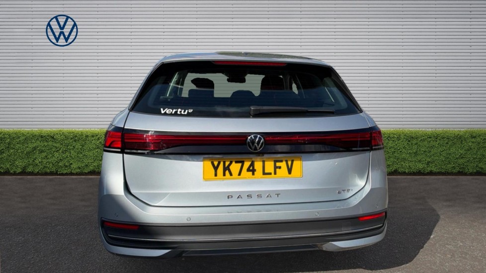 Volkswagen Passat 1.5 TSI eHybrid Life 5dr DSG Estate - Image 8