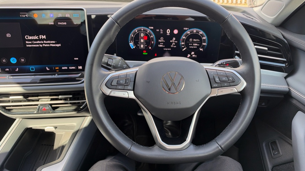Volkswagen Passat 1.5 TSI eHybrid Life 5dr DSG Estate - Image 10