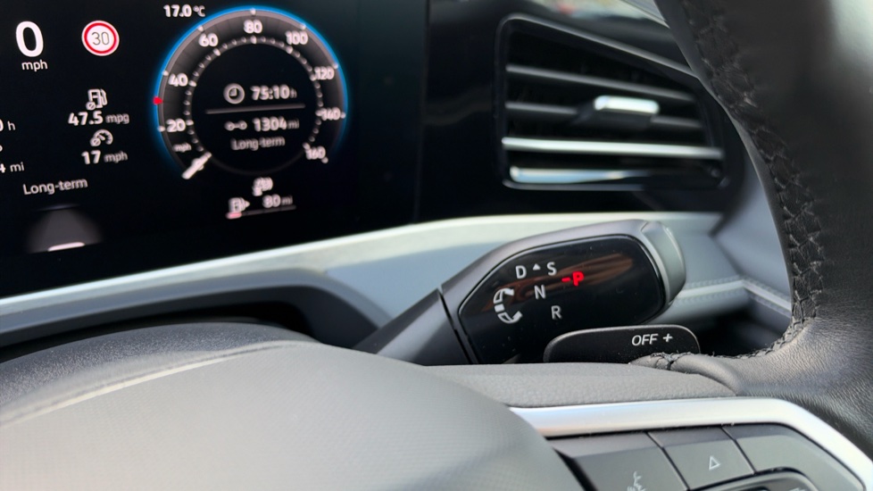 Volkswagen Passat 1.5 TSI eHybrid Life 5dr DSG Estate - Image 14