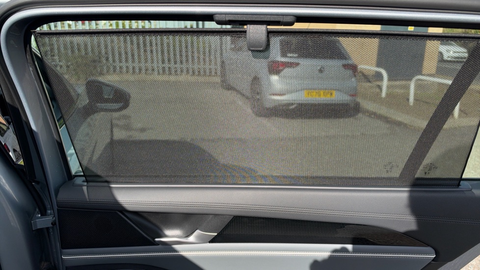 Volkswagen Passat 1.5 TSI eHybrid Life 5dr DSG Estate - Image 25