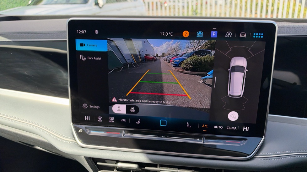 Volkswagen Passat 1.5 TSI eHybrid Life 5dr DSG Estate - Image 43