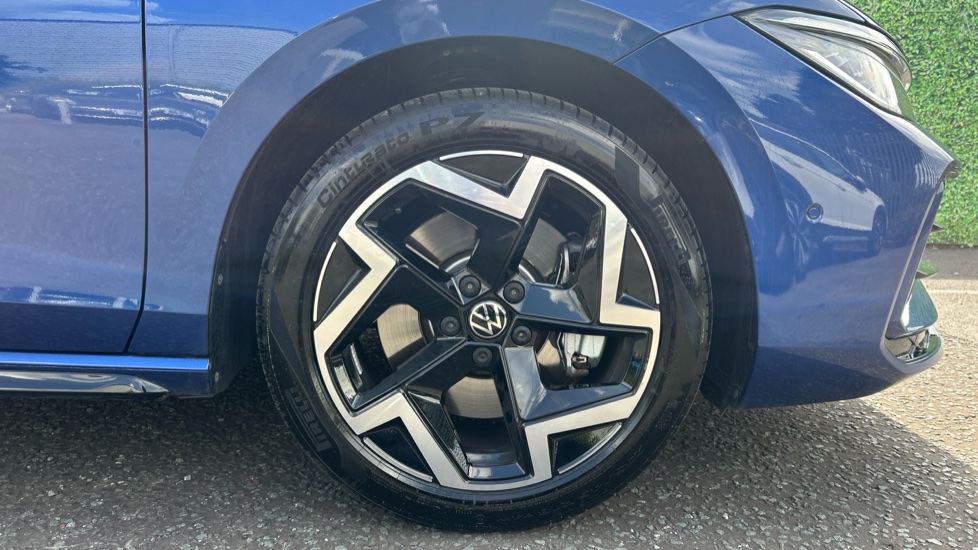Volkswagen Passat 1.5 TSI eHybrid 272 R-Line 5dr DSG Estate - Image 5