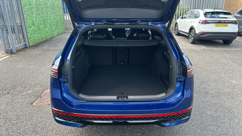 Volkswagen Passat 1.5 TSI eHybrid 272 R-Line 5dr DSG Estate - Image 20