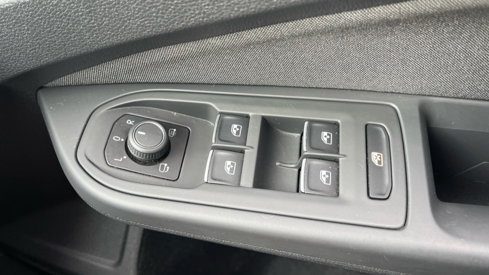 Volkswagen Golf 1.5 TSI 150 Style 5dr Petrol Hatchback - Image 31