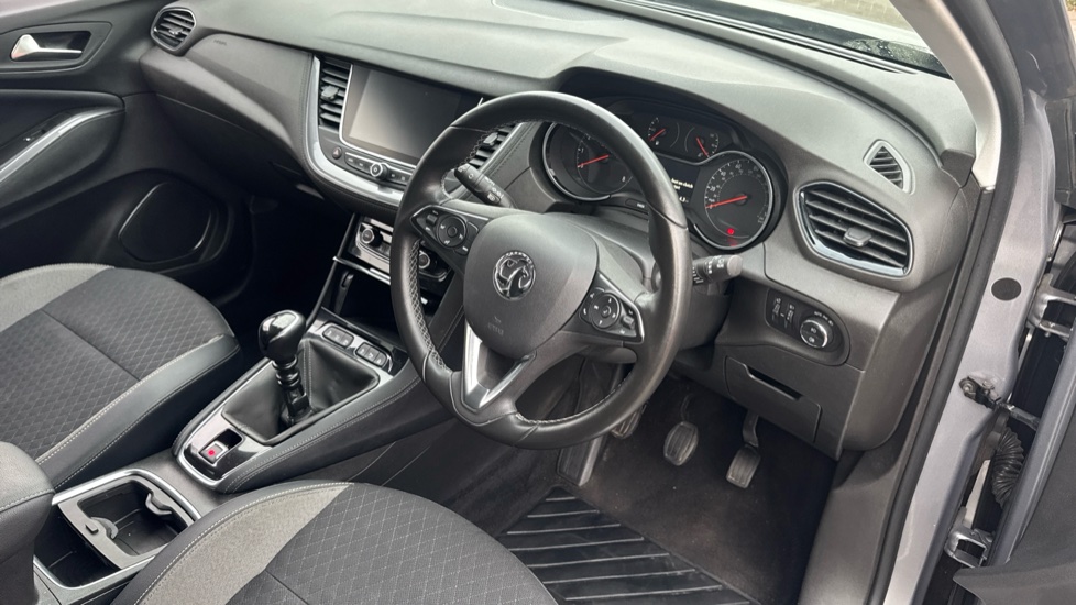 Vauxhall Grandland X 1.2 Turbo Sport Nav 5dr Petrol Hatchback - Image 6