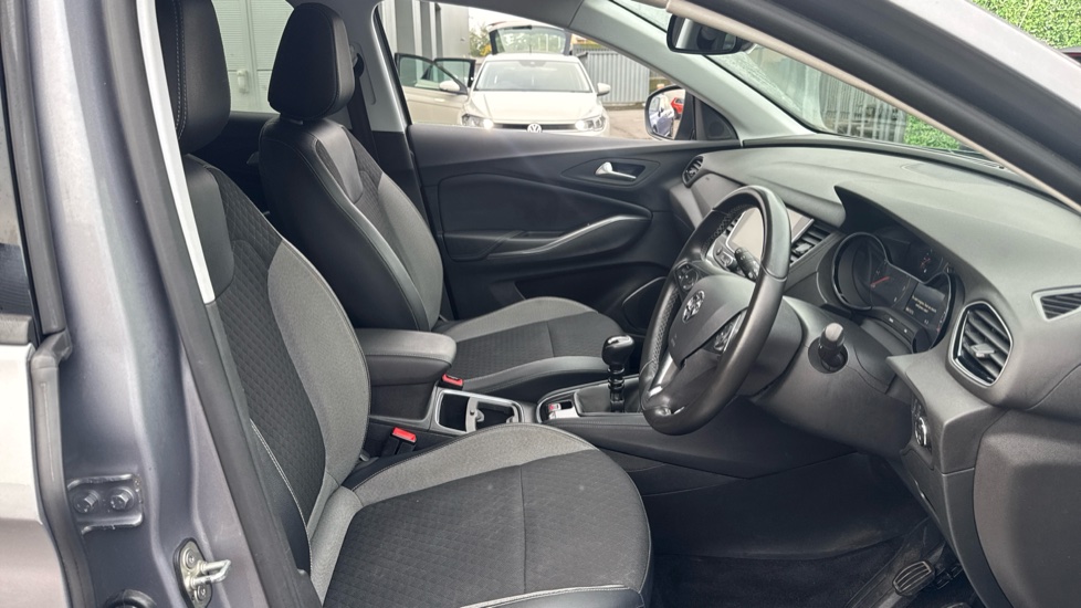 Vauxhall Grandland X 1.2 Turbo Sport Nav 5dr Petrol Hatchback - Image 15