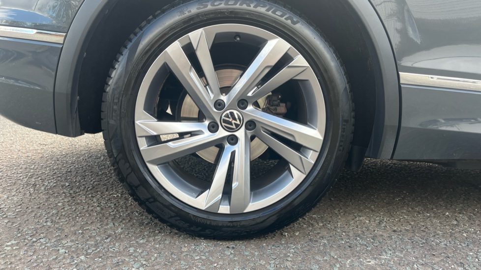 Volkswagen Tiguan 1.5 TSI 150 R-Line Edition 5dr DSG Petrol Estate - Image 5
