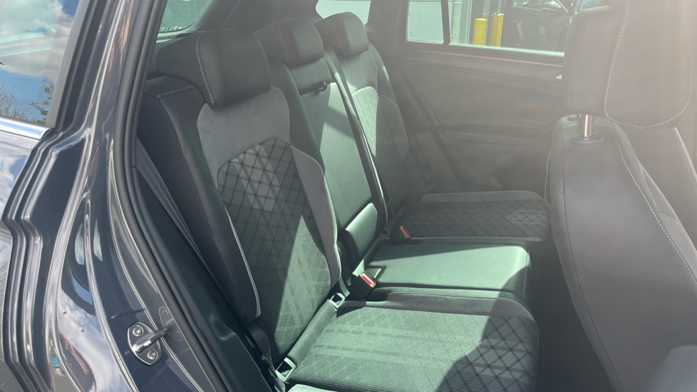 Volkswagen Tiguan 1.5 TSI 150 R-Line Edition 5dr DSG Petrol Estate - Image 32