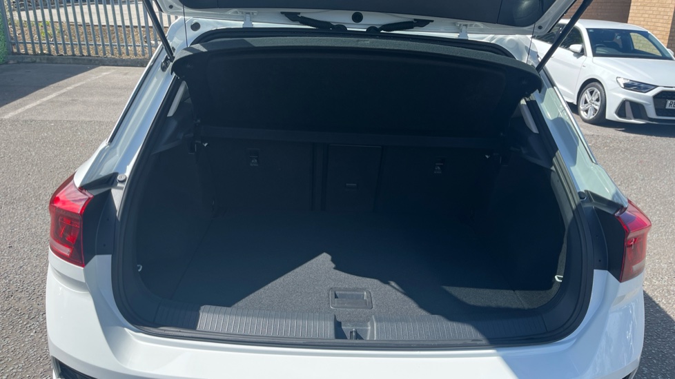 Volkswagen T-Roc 1.5 TSI EVO SEL 5dr Petrol Hatchback - Image 20