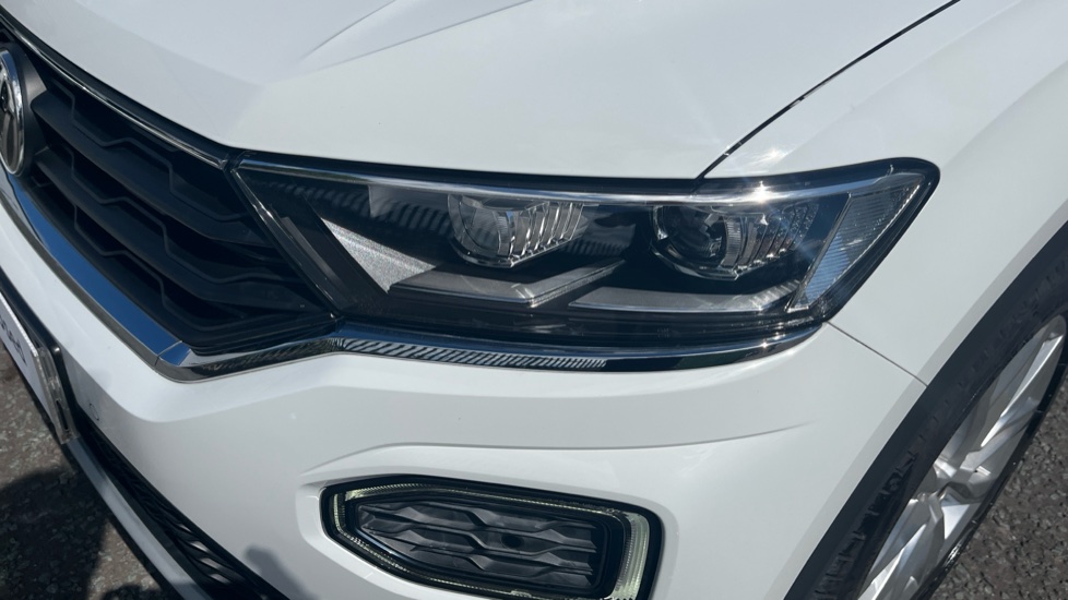 Volkswagen T-Roc 1.5 TSI EVO SEL 5dr Petrol Hatchback - Image 28
