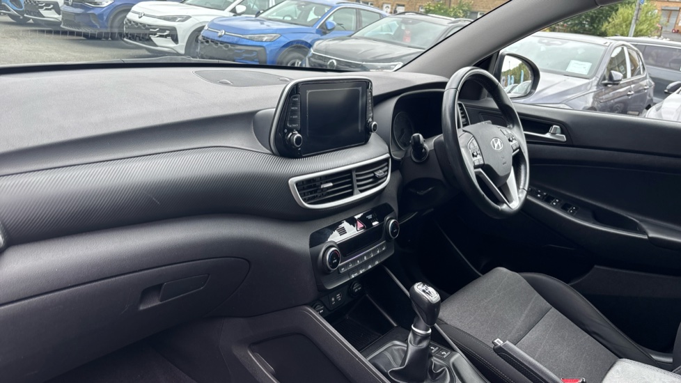 Hyundai TUCSON 1.6 GDi SE Nav 5dr 2WD Petrol Estate - Image 9