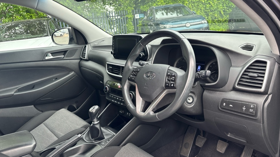 Hyundai TUCSON 1.6 GDi SE Nav 5dr 2WD Petrol Estate - Image 11