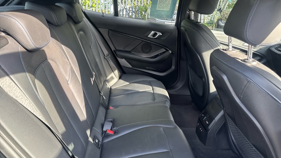 BMW 1 Series 118d M Sport 5dr Diesel Hatchback - Image 16