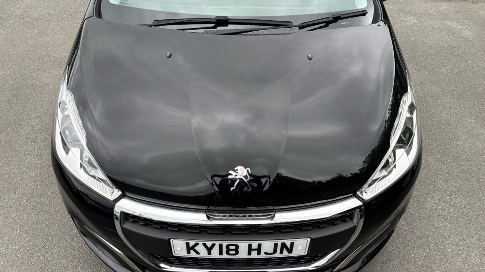 Peugeot 208 1.2 PureTech 82 Allure 5dr Petrol Hatchback - Image 8