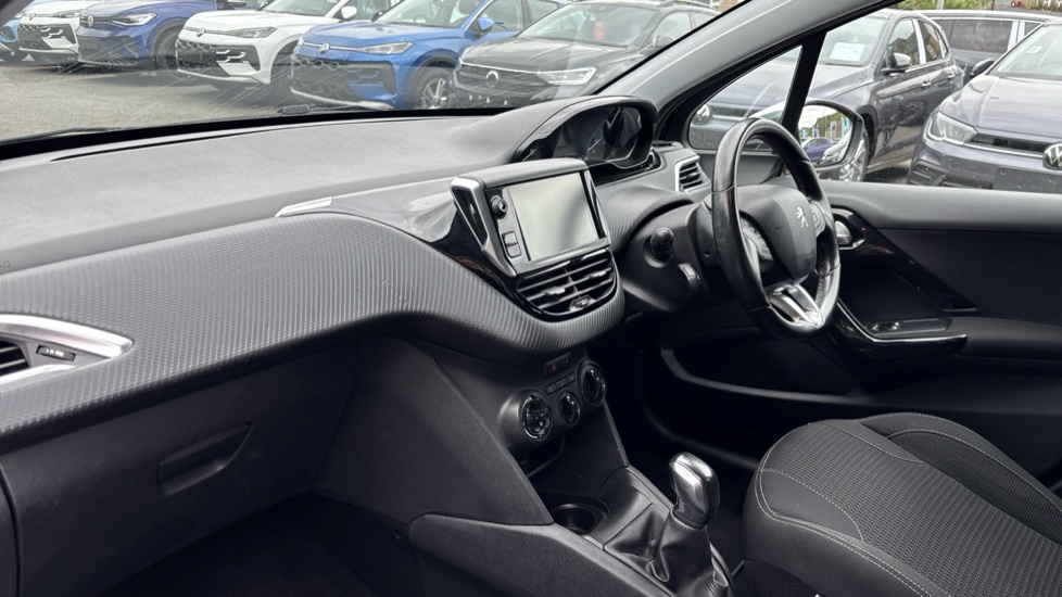 Peugeot 208 1.2 PureTech 82 Allure 5dr Petrol Hatchback - Image 9