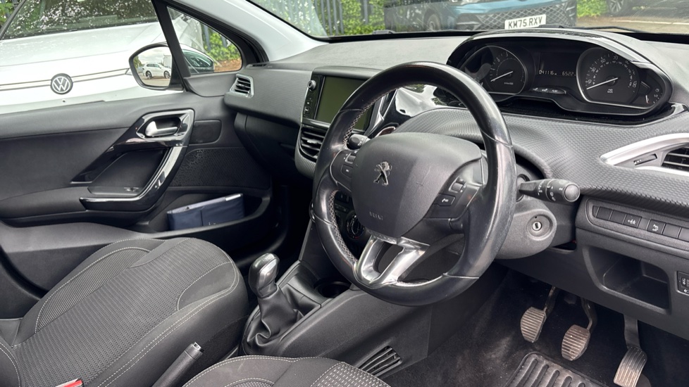 Peugeot 208 1.2 PureTech 82 Allure 5dr Petrol Hatchback - Image 11