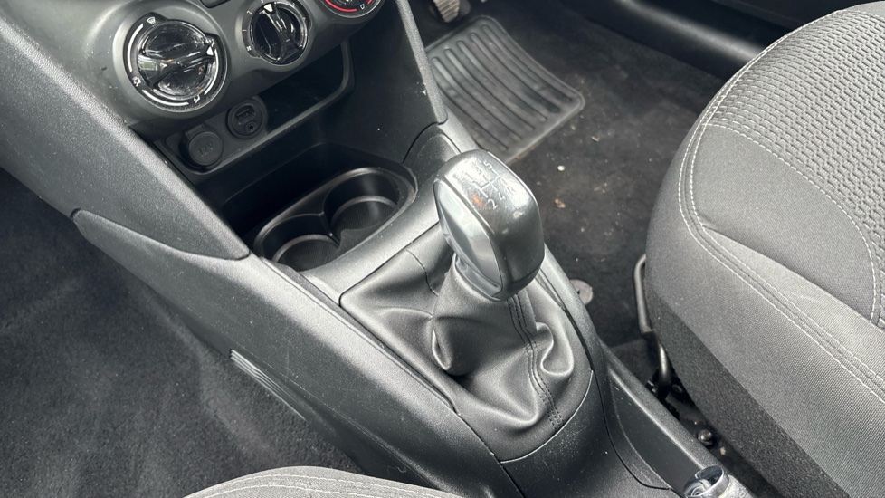 Peugeot 208 1.2 PureTech 82 Allure 5dr Petrol Hatchback - Image 13