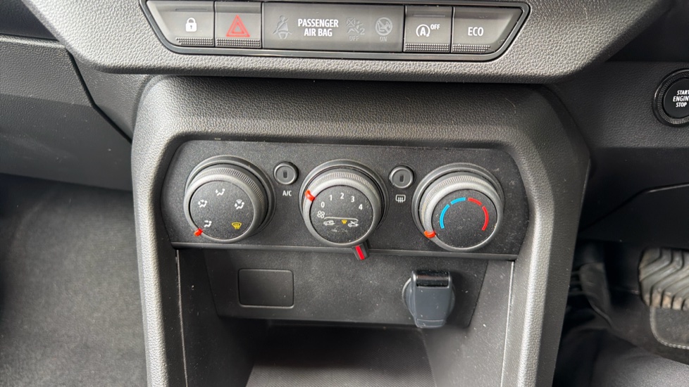 Dacia Sandero Stepway 1.0 TCe Expression 5dr CVT Petrol Hatchback - Image 21