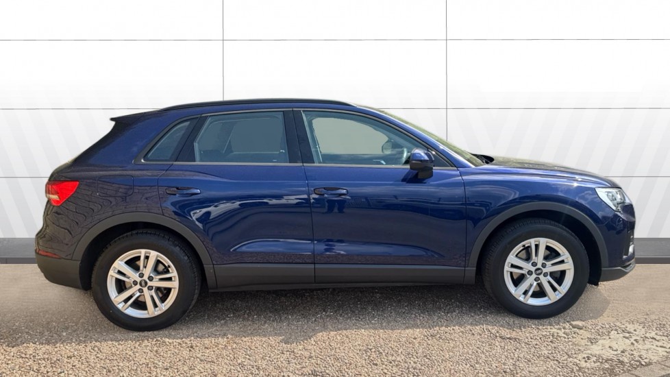 Audi Q3 35 TFSI Technik 5dr Petrol Estate - Image 5