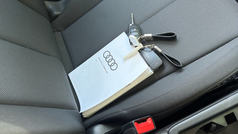Audi Q3 35 TFSI Technik 5dr Petrol Estate - Image 19