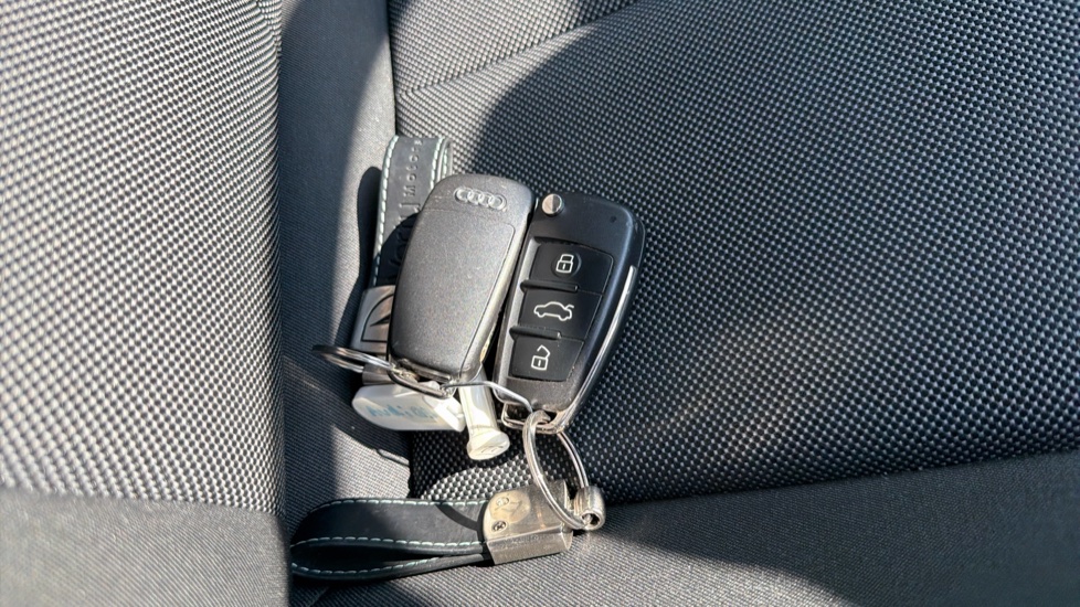 Audi Q3 35 TFSI Technik 5dr Petrol Estate - Image 20