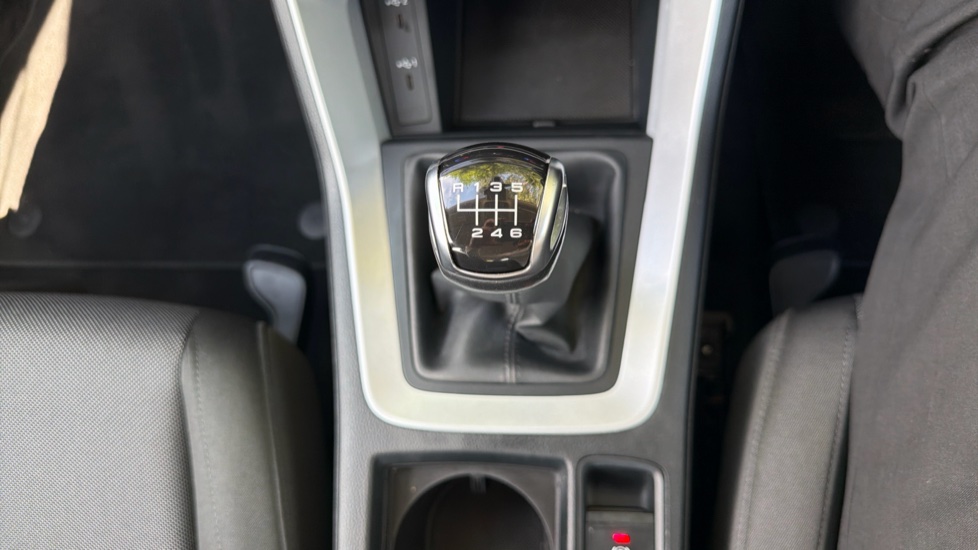 Audi Q3 35 TFSI Technik 5dr Petrol Estate - Image 25