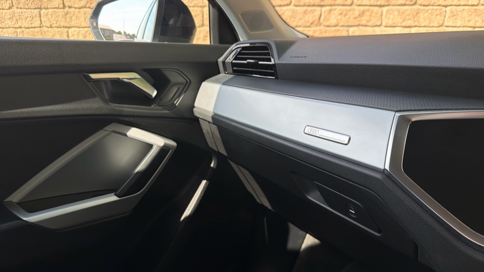 Audi Q3 35 TFSI Technik 5dr Petrol Estate - Image 26