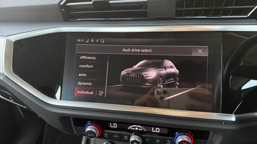 Audi Q3 35 TFSI Technik 5dr Petrol Estate - Image 30