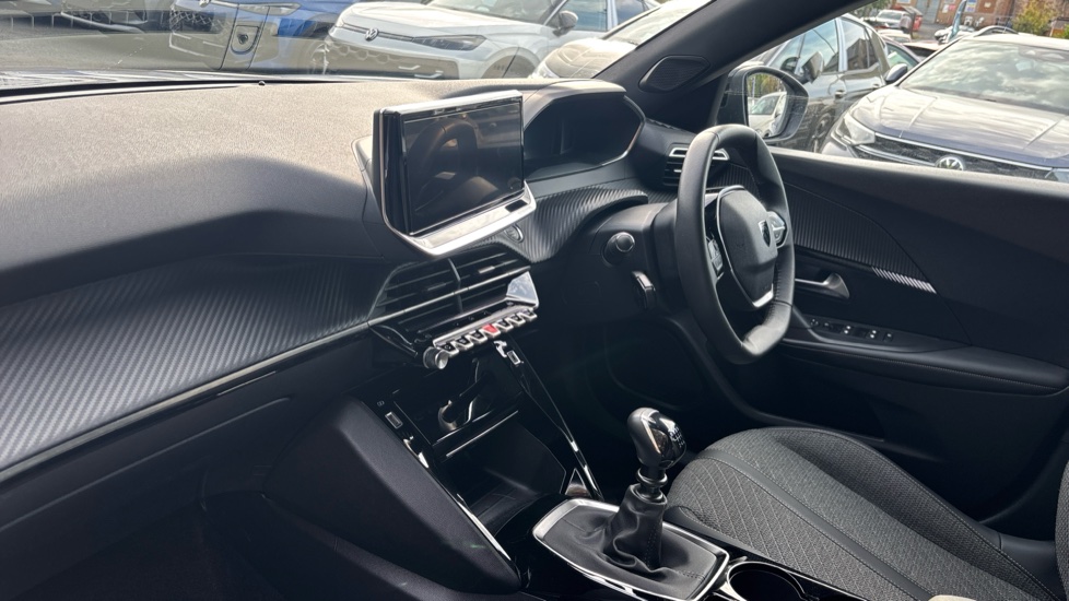 Peugeot 2008 1.2 PureTech 130 Allure 5dr Petrol Estate - Image 9