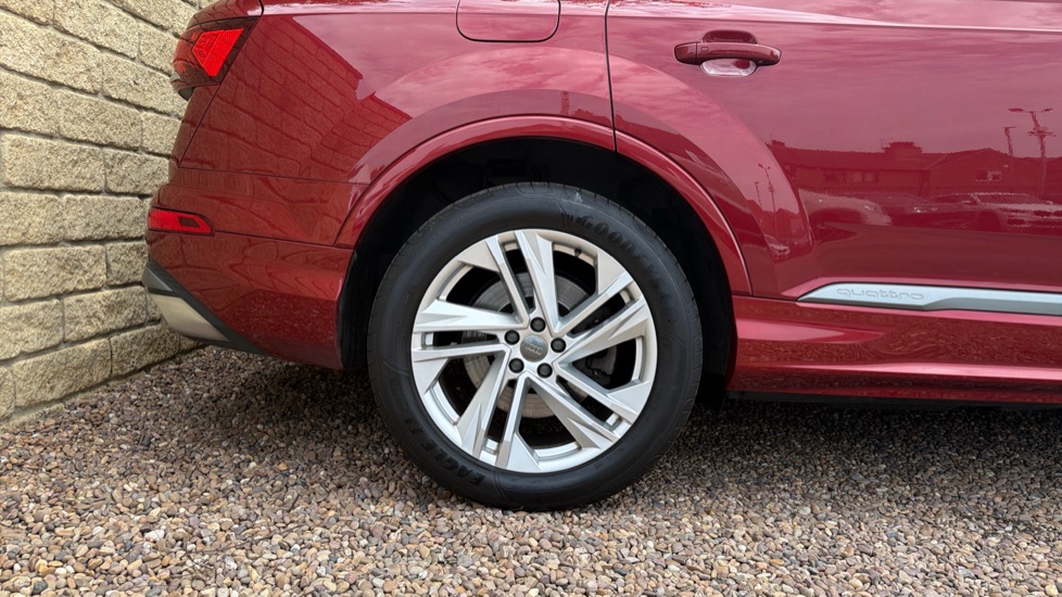 Audi Q7 45 TDI Quattro S Line 5dr Tiptronic Diesel Estate - Image 7