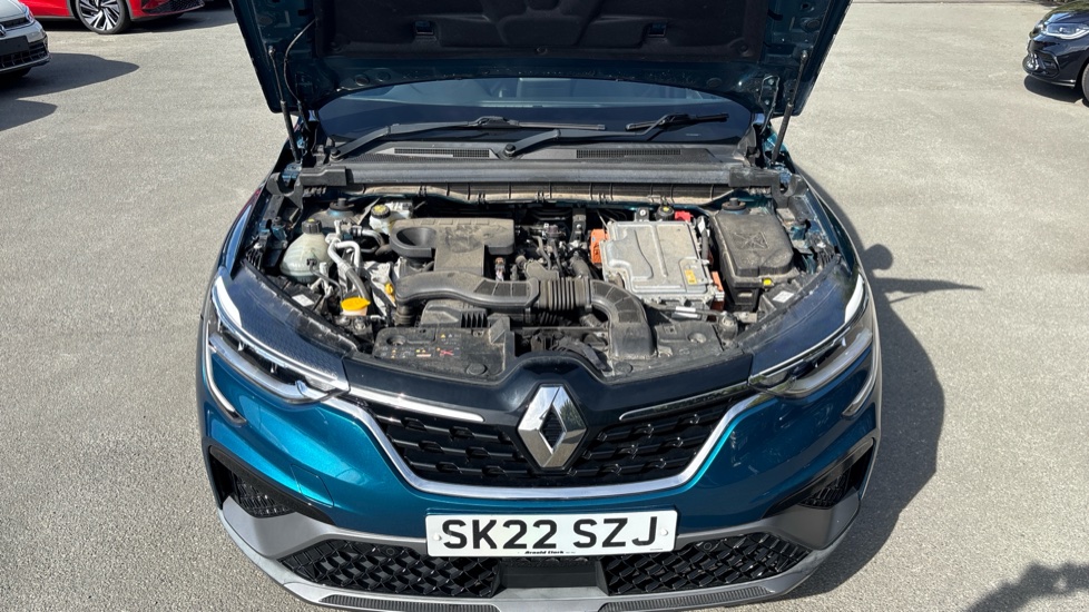 Renault Arkana 1.6 E-TECH Hybrid 145 R.S. Line 5dr Auto Hybrid Estate - Image 8