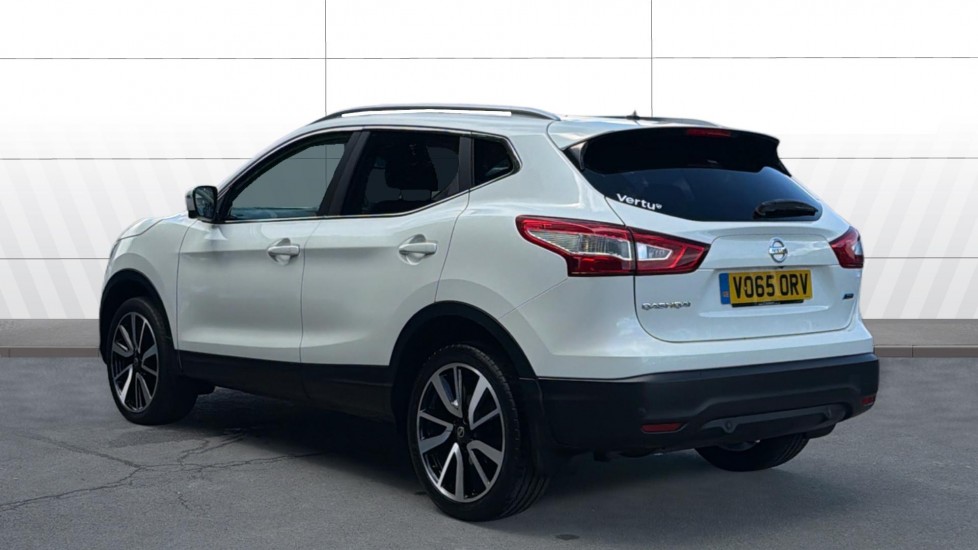 Nissan Qashqai 1.5 dCi Tekna 5dr Diesel Hatchback - Image 2