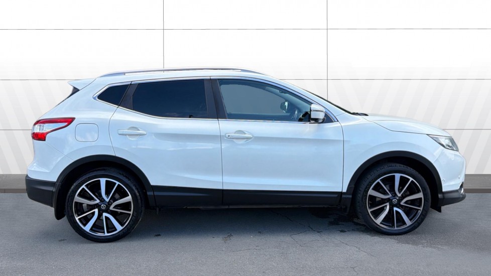 Nissan Qashqai 1.5 dCi Tekna 5dr Diesel Hatchback - Image 5