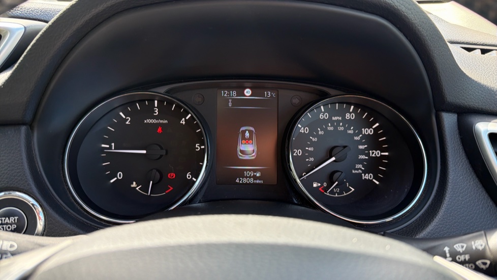 Nissan Qashqai 1.5 dCi Tekna 5dr Diesel Hatchback - Image 18