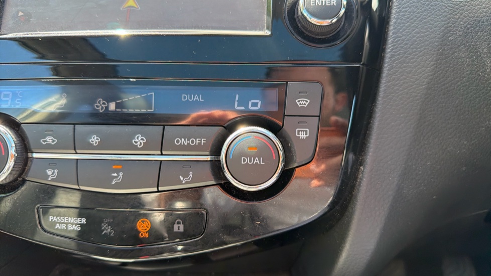 Nissan Qashqai 1.5 dCi Tekna 5dr Diesel Hatchback - Image 38