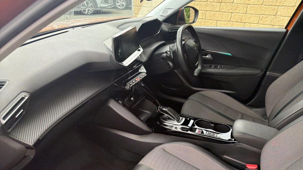 Peugeot 2008 1.2 PureTech 130 Allure 5dr EAT8 Petrol Estate - Image 9